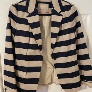 Never worn new Tan and navy Banana Republic blazer. Size 4